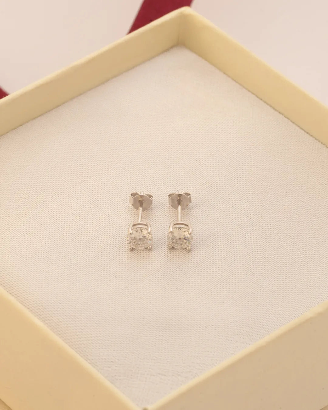 Arete Topo Crystal Bold 5mm Plata ley 925