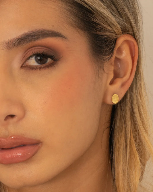 Arete Virgen de Guadalupe 9mm Oro laminado