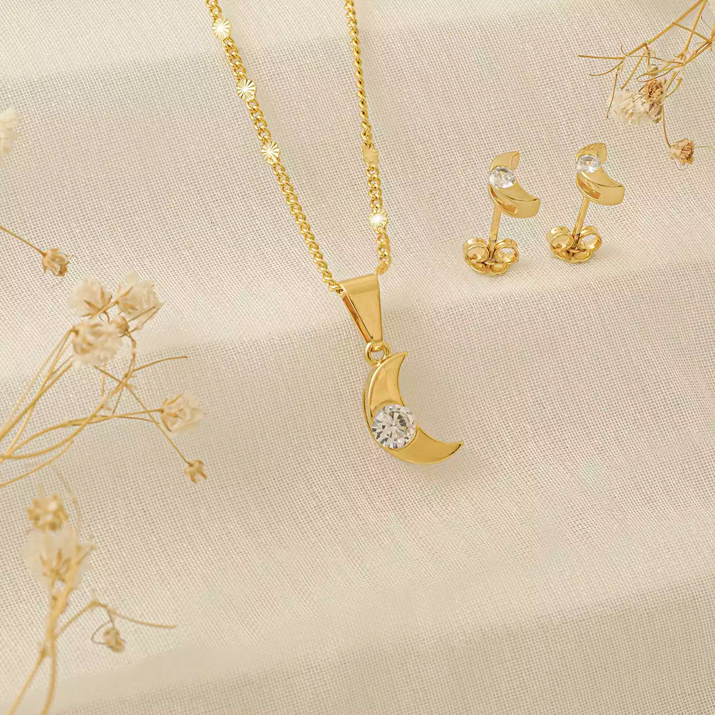 Dije Luna circonia Oro laminado
