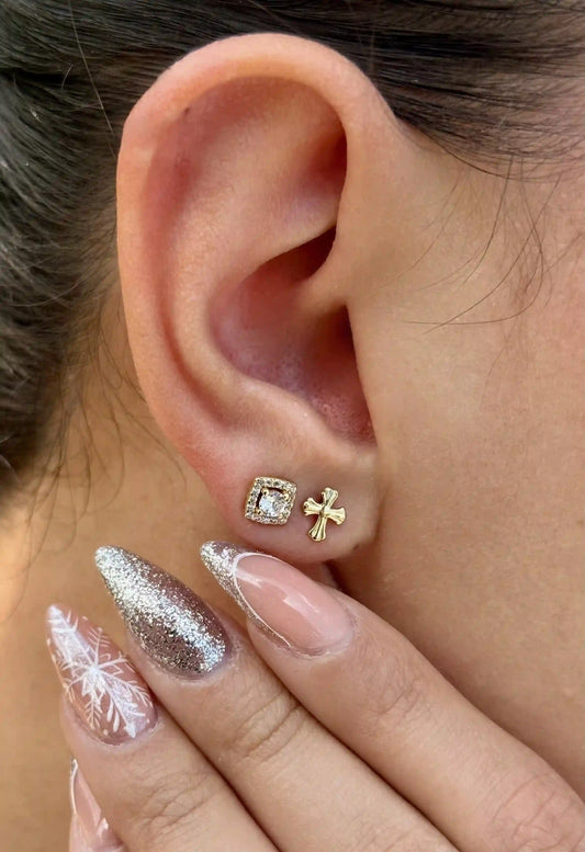 Arete Cruz circonias Oro laminado