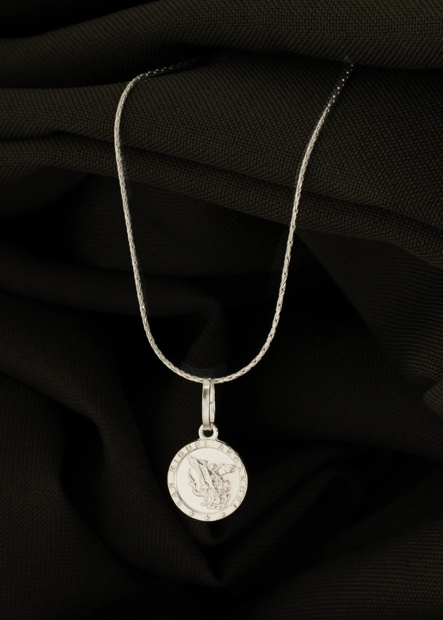 Dije San Miguel Arcangel 1.2cms Plata ley 925