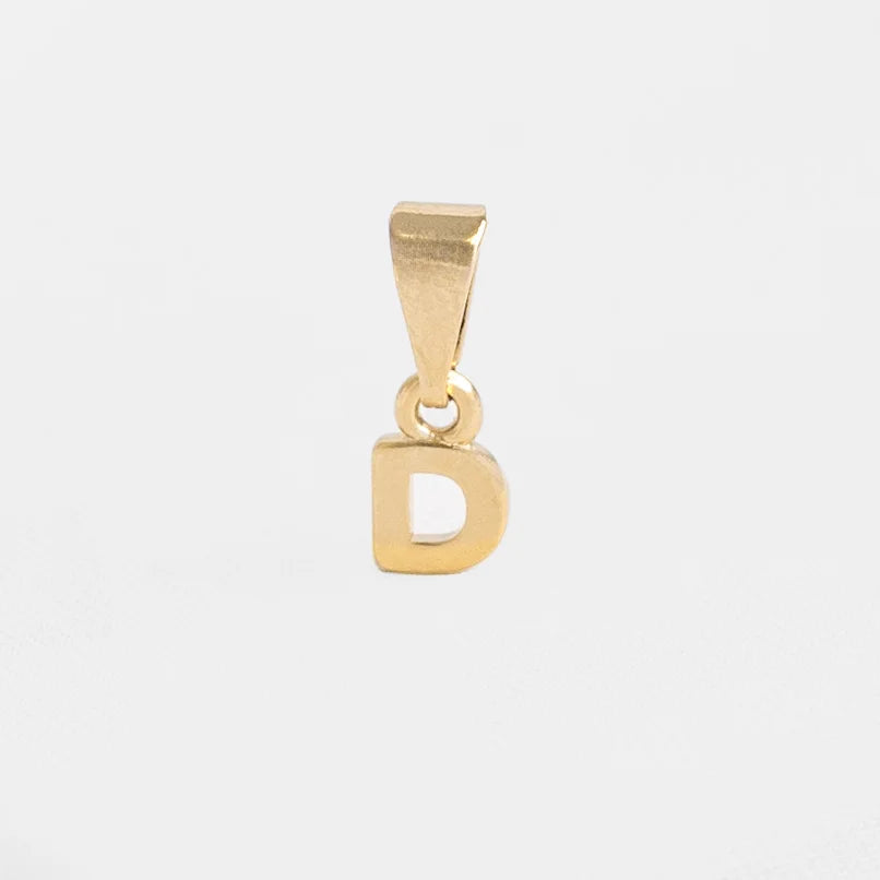 Dije Letra Oro laminado