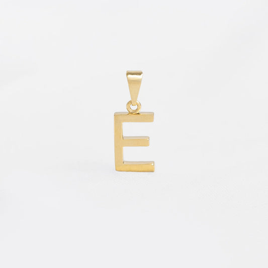 Dije Letra Oro laminado