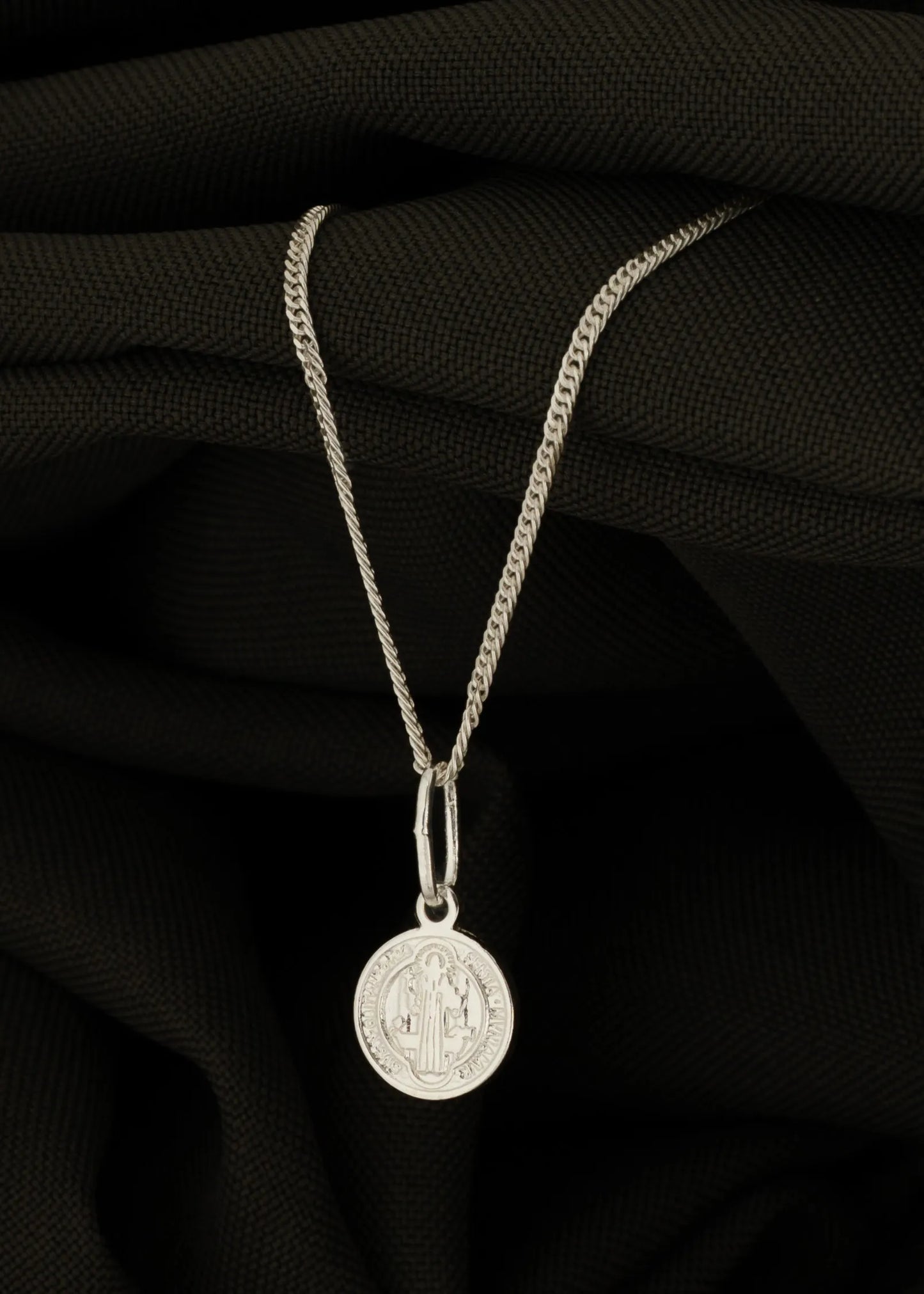 Dije Mini San Benito 1cm Plata ley 925