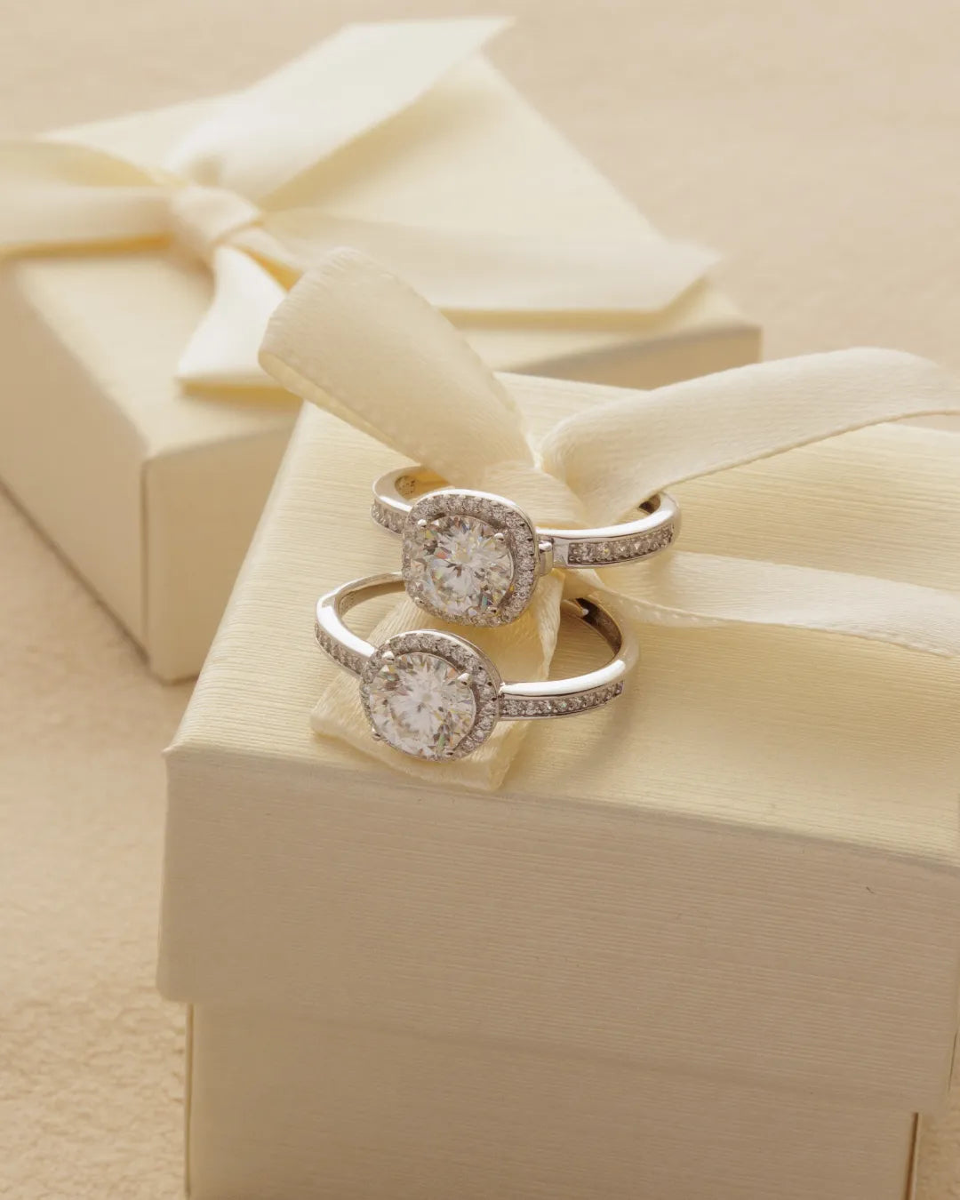 Anillo Halo Moisanita Round Ajustable Plata ley 925