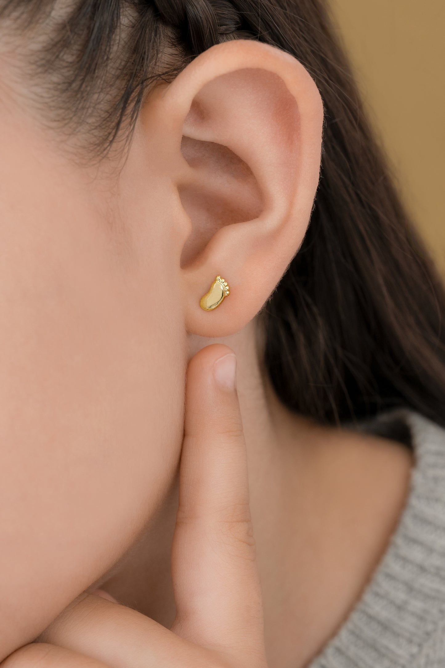 Arete Baby Feet Oro laminado
